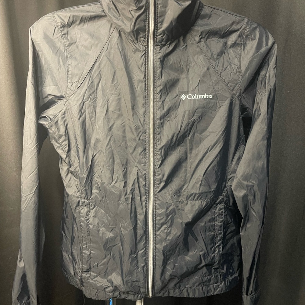 Columbia women’s Black windbreaker